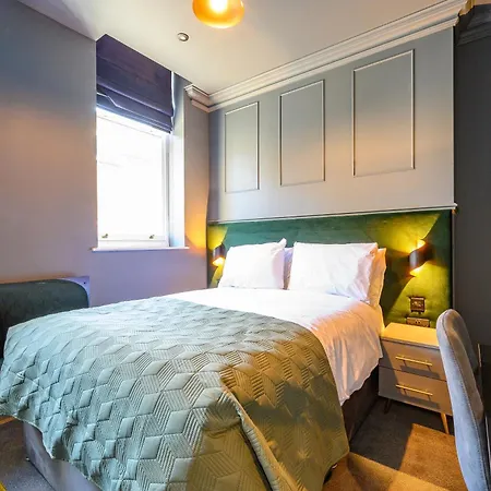 By Deuce Apart-hotel
