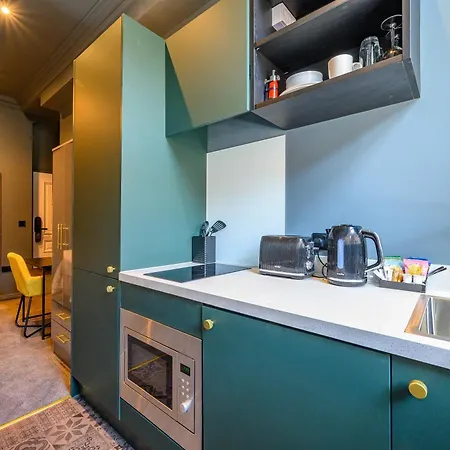 Aparthotel By Deuce